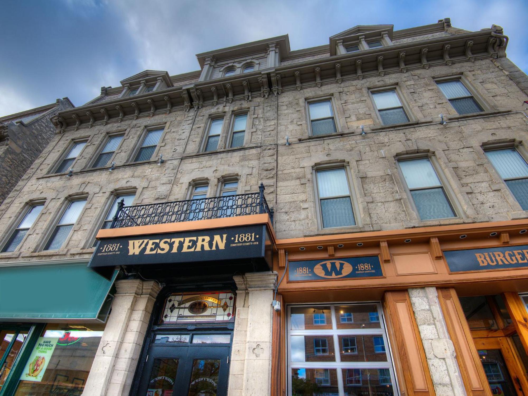 Western Hotel & Executive Suites Guelph Exterior photo