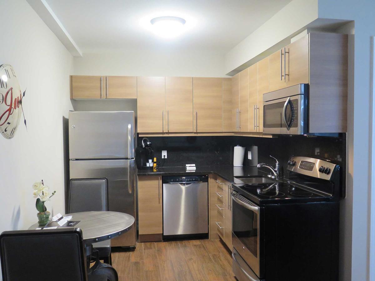 Western Hotel & Executive Suites Guelph Room photo