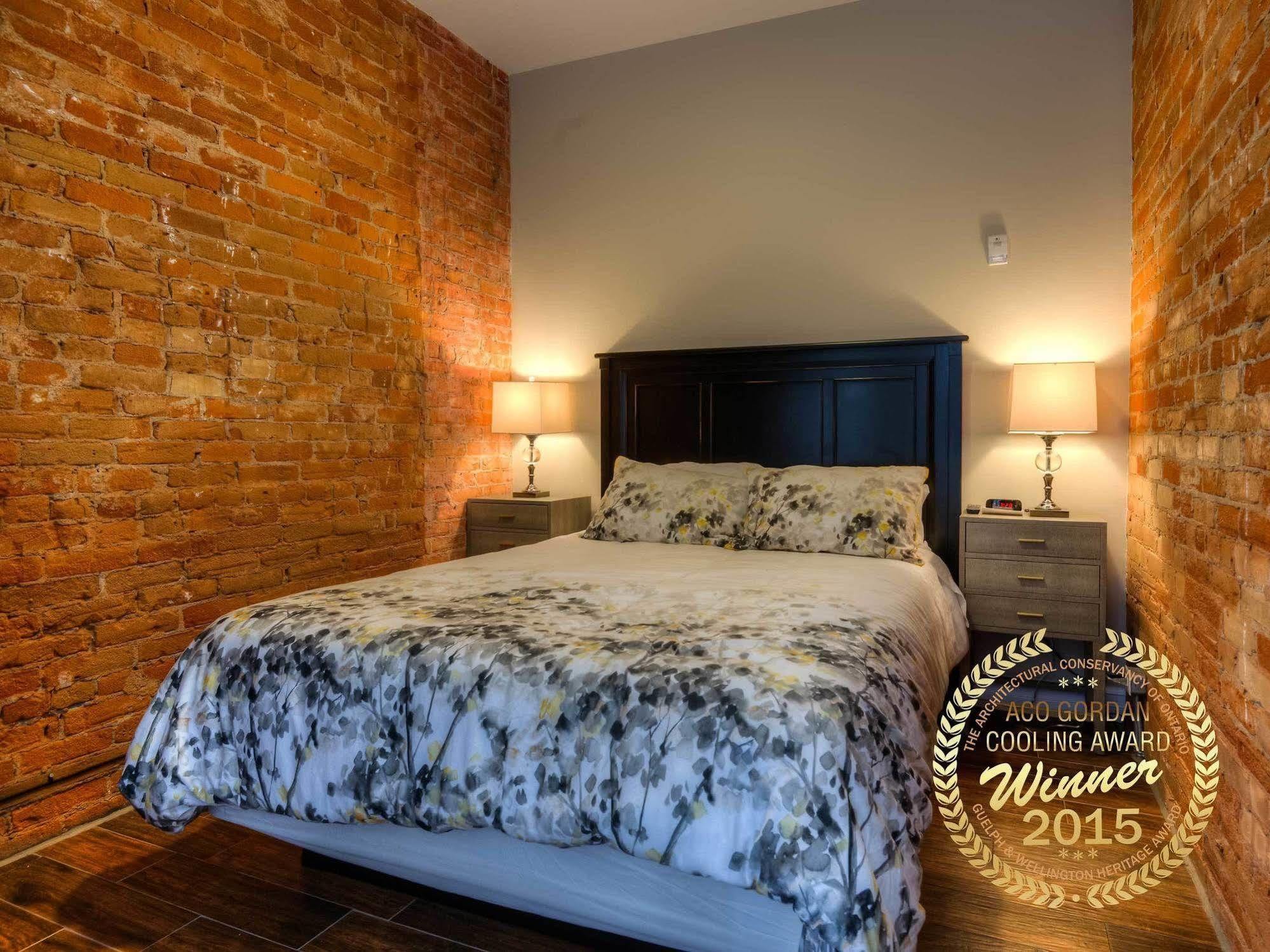 Western Hotel & Executive Suites Guelph Exterior photo